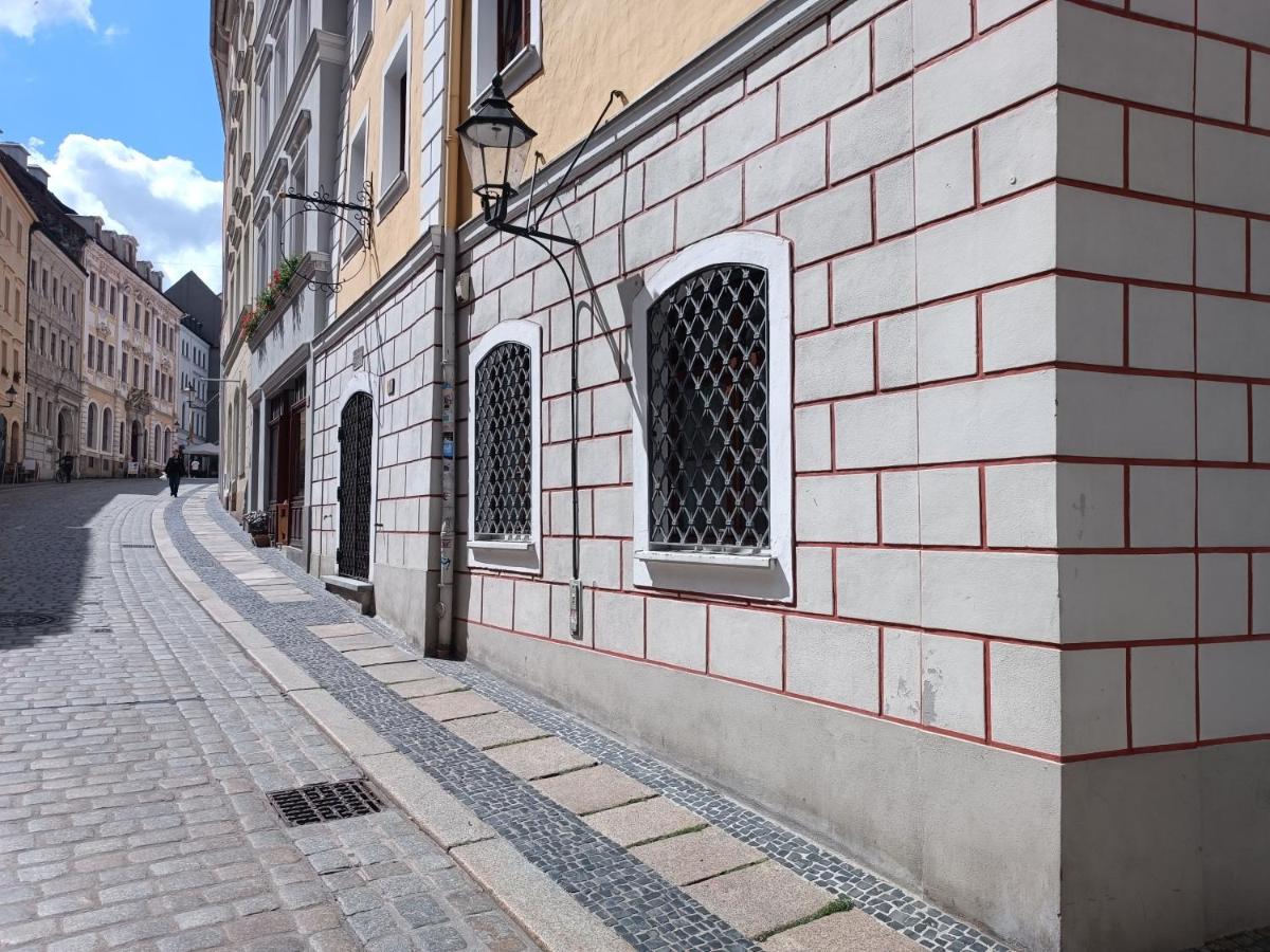 Filmap- Charmante Kreuzgewoelbe-Whg Im Herzen Der Altstadt-Ideal Fuer Paare & Geschaeftsreisende 괴를리츠 외부 사진